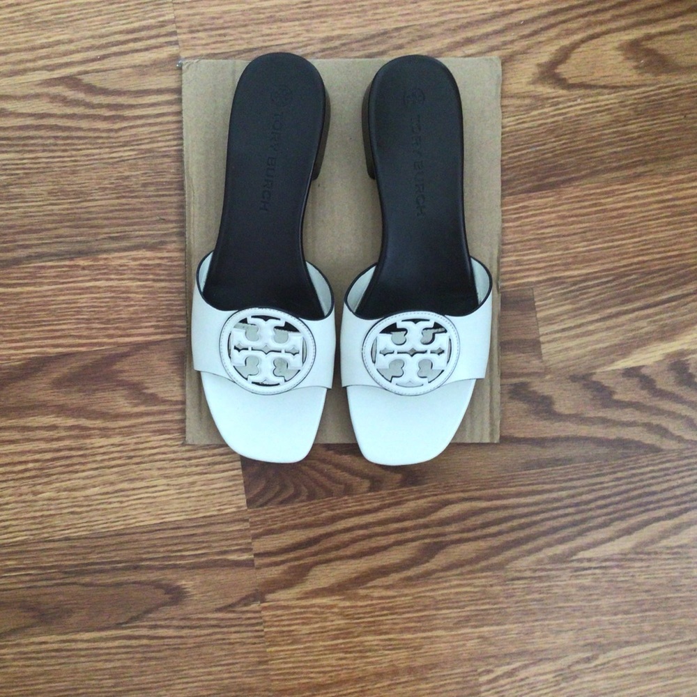 Ladies shoes